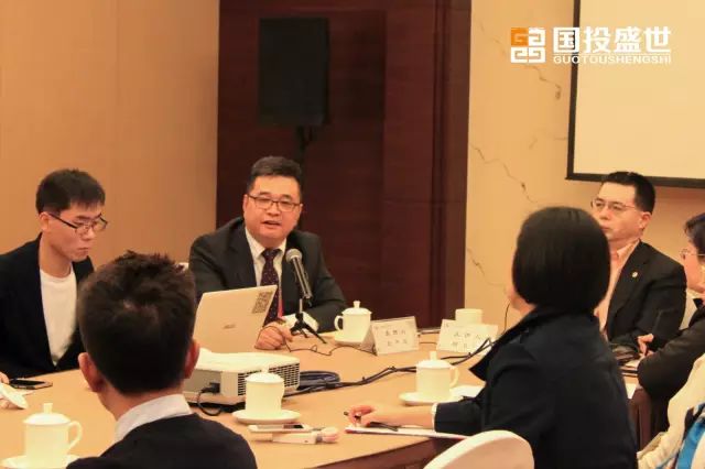 我公司劉嚴(yán)蓬董事長(zhǎng)應(yīng)約主持“2016首都企業(yè)家論壇——投資北京分論壇”-國(guó)投盛世