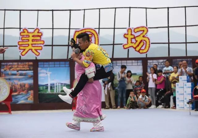 8月26日 CCTV-7《鄉(xiāng)村大世界》“走進(jìn)圍場(chǎng) 聚焦沸石”即將播出-國(guó)投盛世