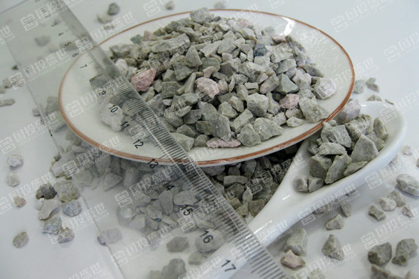 為什么沸石放在魚(yú)缸中有很大益處？