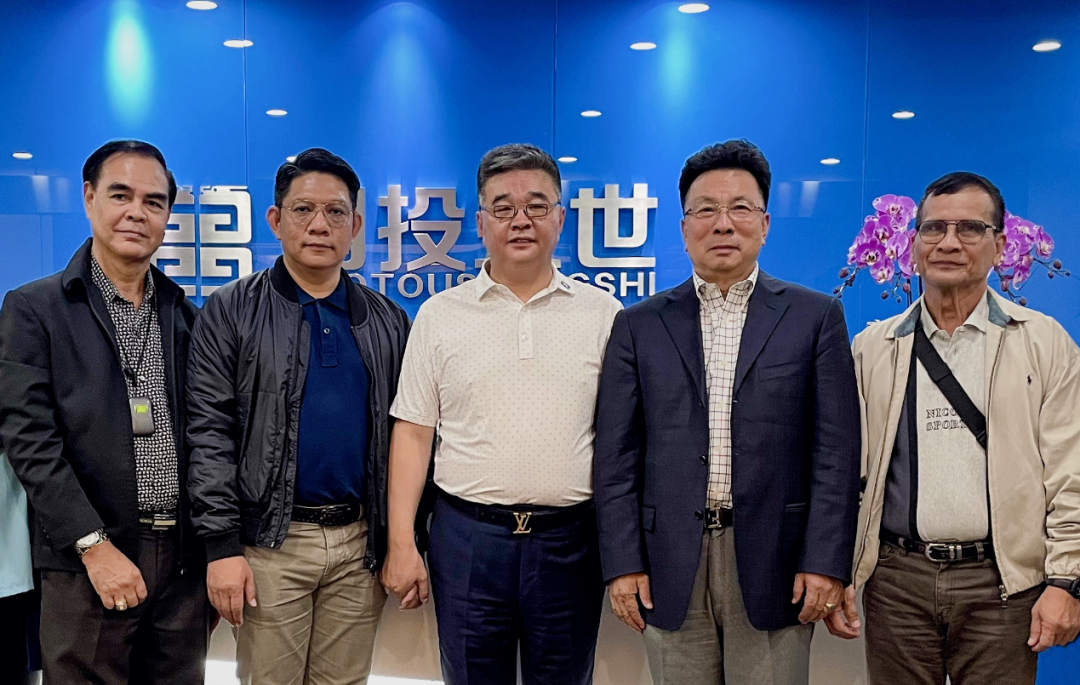 ▲公司董事長劉嚴(yán)蓬與SCG考察團(tuán)在北京總部合影