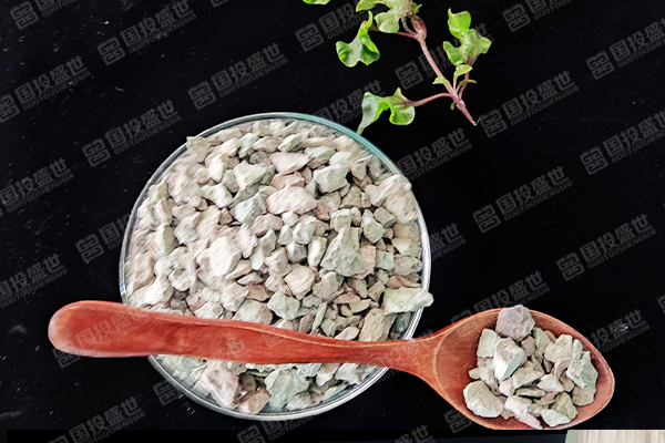 沸石為何能處理水中的水藻？-國(guó)投盛世